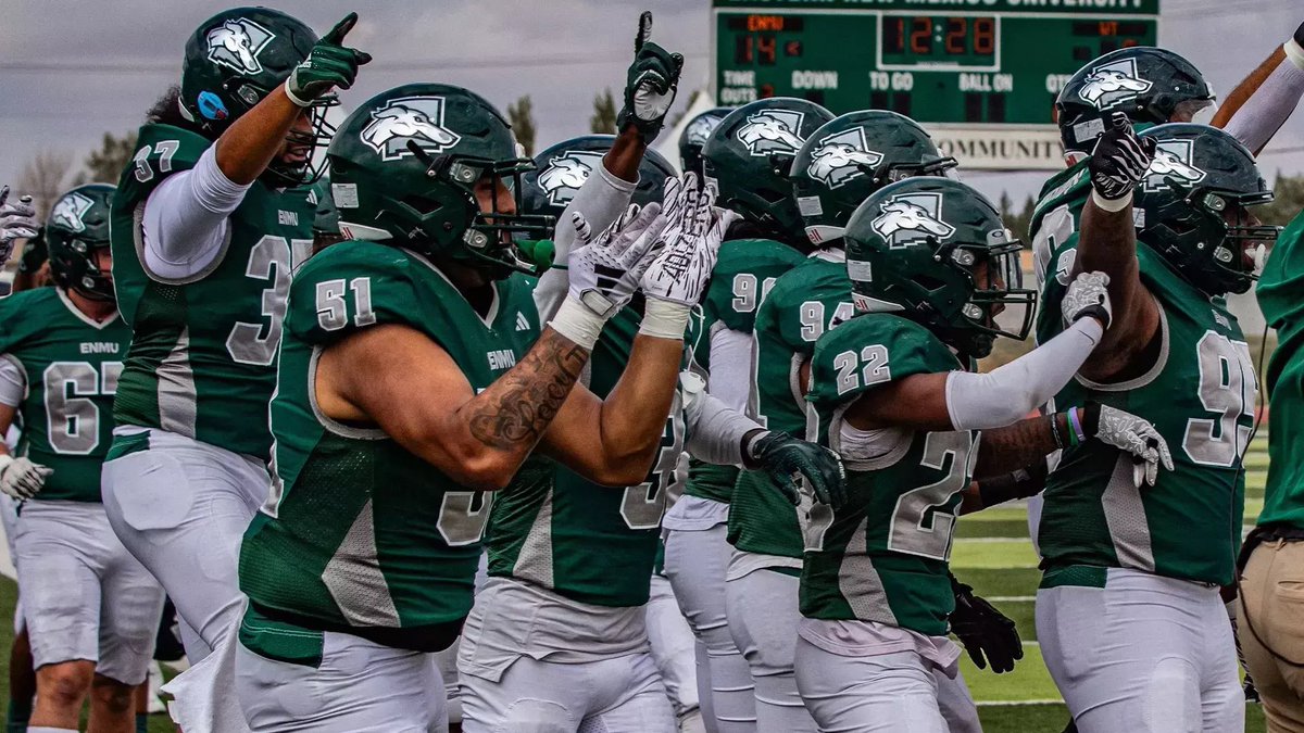 AG2G!! After a great phone call with <a href="/BUFOOTBALL69/">Patrick Colbert II</a> &amp; <a href="/Cameron_Nellor/">Coach Nellor</a> l am blessed to say I've an offer to play for <a href="/ENMUFootball/">Eastern New Mexico University Football</a> Thank you coaches for the oppurtunity!🤙🏽

<a href="/CoachRamirezOL/">Phill Ramirez</a> <a href="/55FatBoi/">Bernard</a> #GODFIRST