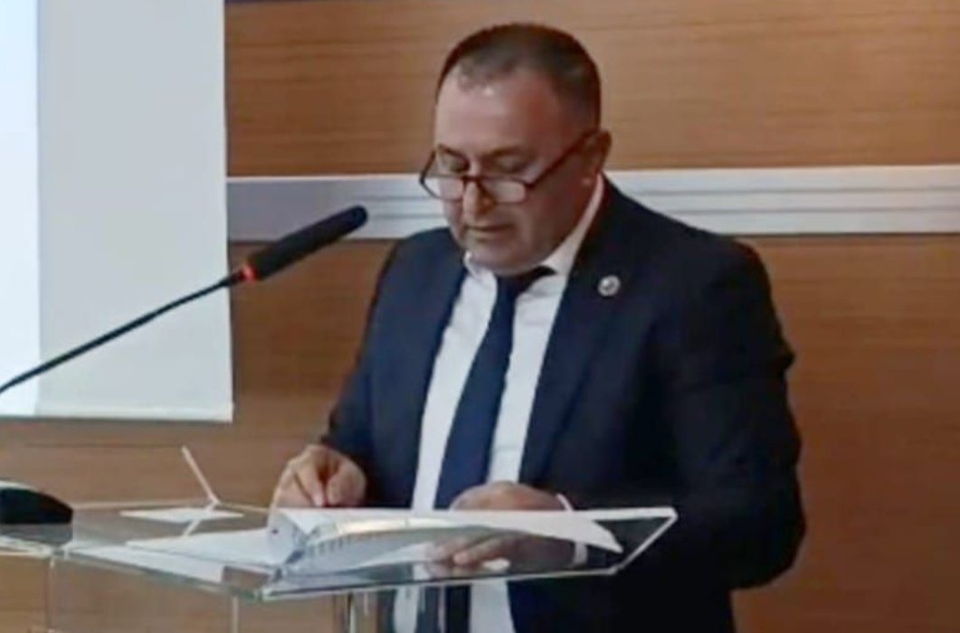 CHP Serdivan Belediye Meclis Üyesi İsmail Zortul, Serdivan Belediyesi’nin uygulamalarına ilişkin kapsamlı bir soru önergesini meclis gündemine taşıdı.
Chp Serdivan Meclis Üyemiz Sn. İsmail Zortul’a çalışmasından dolayı Chp İlçe Başkanlığımız adına teşekkür ediyoruz.