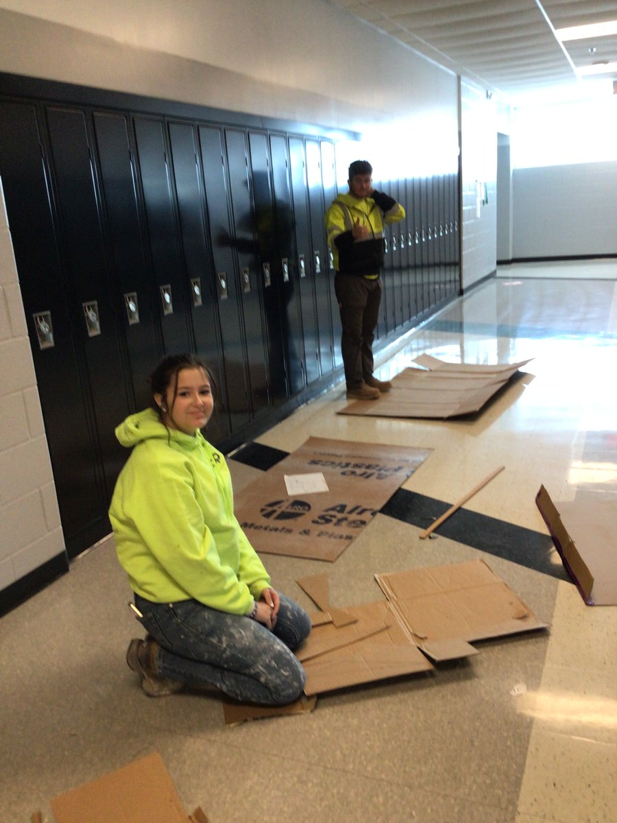 pentacareerctr's tweet photo. Geometry in action ⛳️📏

Mrs. Stevens’ Applied Industrial Math students built full putt-putt holes while practicing area, perimeter, measurement, and teamwork. #PentaPride #SuccessReady https://t.co/s3ERRZrqu0