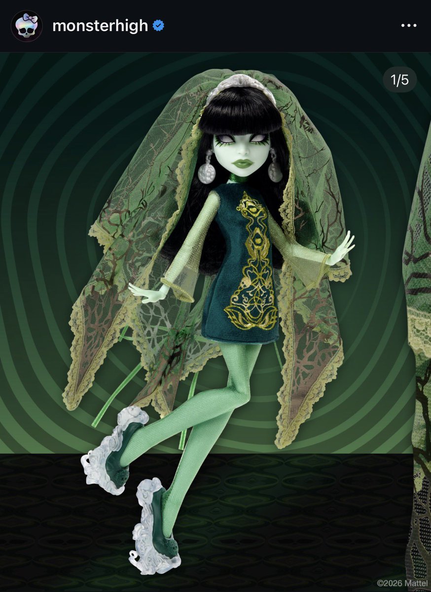 i just know this dress is stiff as a board