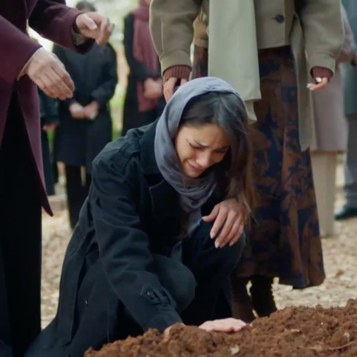 siredfates's tweet image. my heart-
⋆.˙#UzakŞehir • #KayZer˙. ࣪