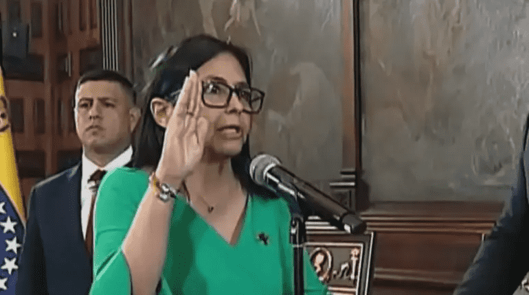 🌎Delcy Rodríguez asume la presidencia interina de Venezuela ante el Parlamento
Más detalles en👉tinyurl.com/2exybhwy