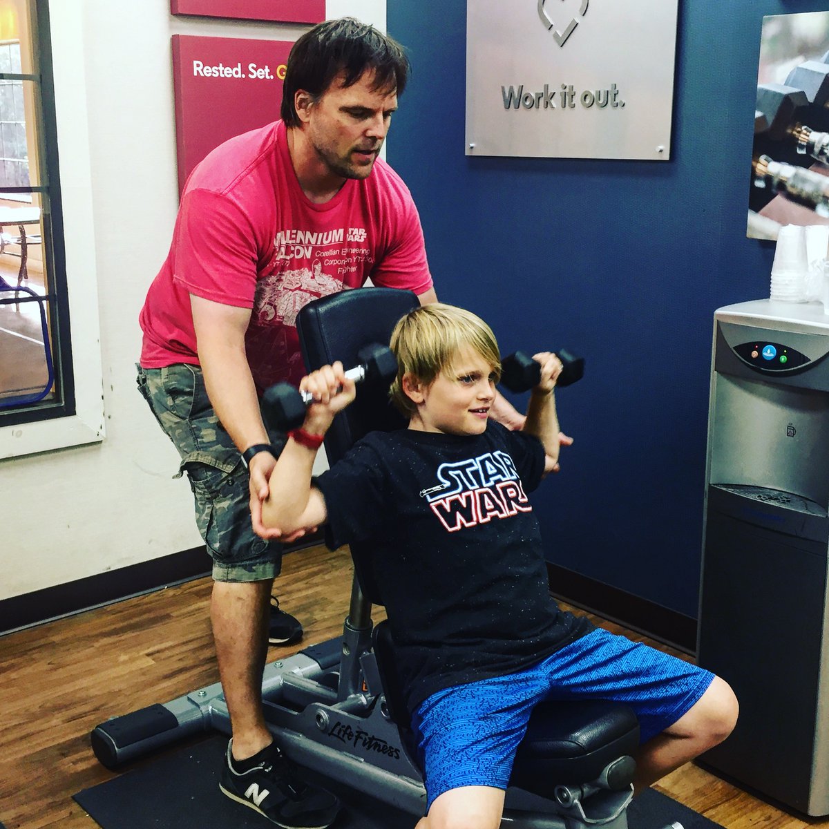 Tracey Sells LA tweet media