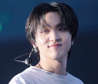 this. is seriously my favourite haechan smile ever can we all have a little :] healing? 🥹