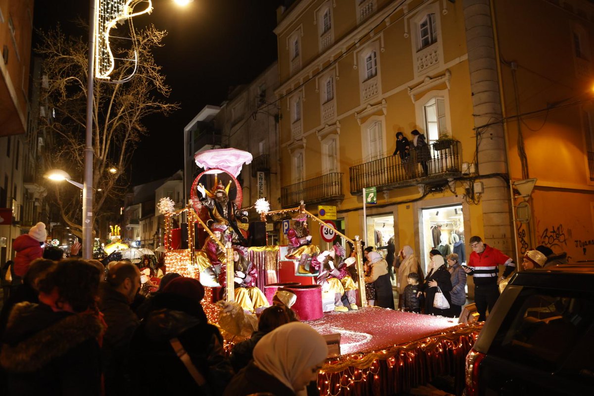 ViladeSalt's tweet photo. ✨ La màgia dels Reis d'Orient ha omplert Salt!
La cavalcada d'aquest any ha estat un èxit espectacular, plena de màgia, il·lusió i moments inoblidables.
📸 Javi Cabrera / Itziar León
#ViuSalt https://t.co/lb5vrKFqp3