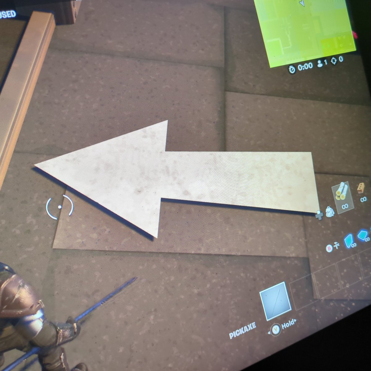 MacLegored's tweet photo. @FortniteStatus , I am yet again experiencing this issue where I can not delete a prop. This prop is from the battlewood boulevard prop gallery. I also had this issue with the alien spaceship from the classified canyons prop gallery. The platform I use is Xbox. https://t.co/AoXeffwyFt