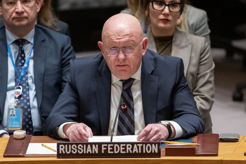 🎙 La ponencia del Embajador de Rusia ante la ONU, Vasili Nebenzia, en la sesión del Consejo de Seguridad de la ONU sobre la situación en torno a #Venezuela 

📍Nueva York, 5 de enero

💬 Condenamos enérgicamente el acto de agresión armada de EE.UU. contra Venezuela en violación
