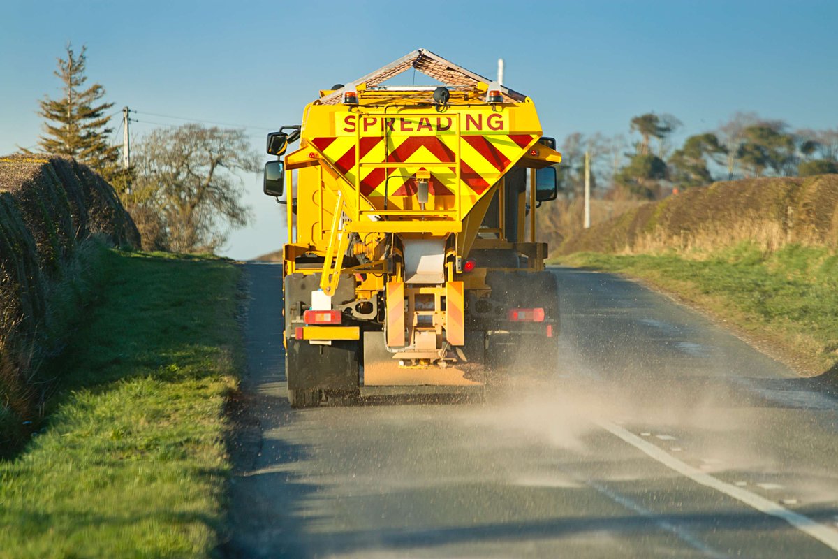 inverclyde's tweet photo. ⚠️Our gritting teams will be out tonight treating primary and secondary routes in and around Inverclyde towns and villages. You can find maps of all the gritting routes at https://t.co/ZAxsJpqJLJ
#Inverclyde #BePrepared #ReadyScotland https://t.co/qjVaaW0BDM
