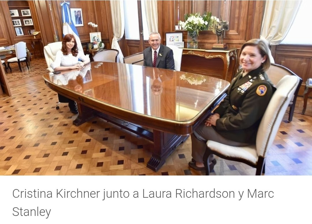 Una de las razones, Foto, por la que no soy peronistas es porque como dijo el comandante "No se puede confiar ni un poquito 🤏 así en los Yanquis"
Espero <a href="/CFKArgentina/">Cristina Kirchner</a> y <a href="/Kicillofok/">Axel Kicillof</a> entiendan el impune mensaje que dieron los Yanquis de mierda. Aguante <a href="/NicolasMaduro/">Nicolás Maduro</a> y <a href="/dcabellor/">Diosdado Cabello R</a>