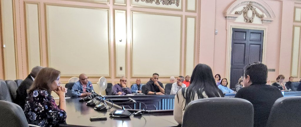 AsambleaCuba's tweet photo. Trabajadores de las Oficinas Auxiliares de la @AsambleaCuba🇨🇺 condenaron criminal ataque perpetrado por el gobierno de los Estados Unidos contra #Venezuela🇻🇪 y rindieron homenaje a los combatientes cubanos caídos en el cumplimiento de su deber en la nación sudamericana https://t.co/6dfdMuWA26