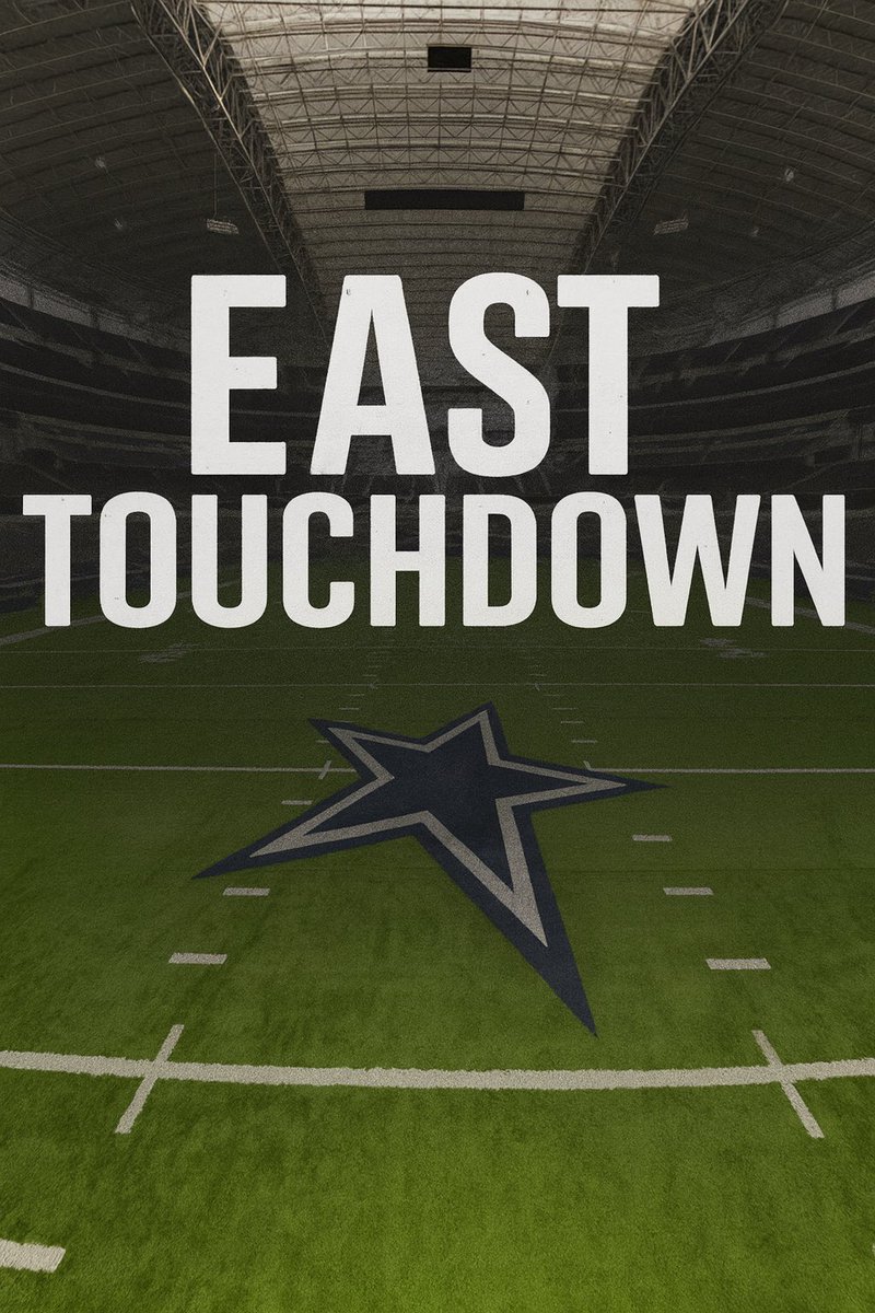 BlueGreyFB's tweet image. 💣 EAST TAKES THE LEAD 💣

Shot play. Perfect strike. Mikey Gow uncorks a 63-YARD BOMB to Darrick Franklin for six!

And don’t sleep on the specialists—Kian Adloo stays automatic and is now 2-for-2 on PATs.

Explosive offense. Clean execution.
East back in front. 🔥🏈…