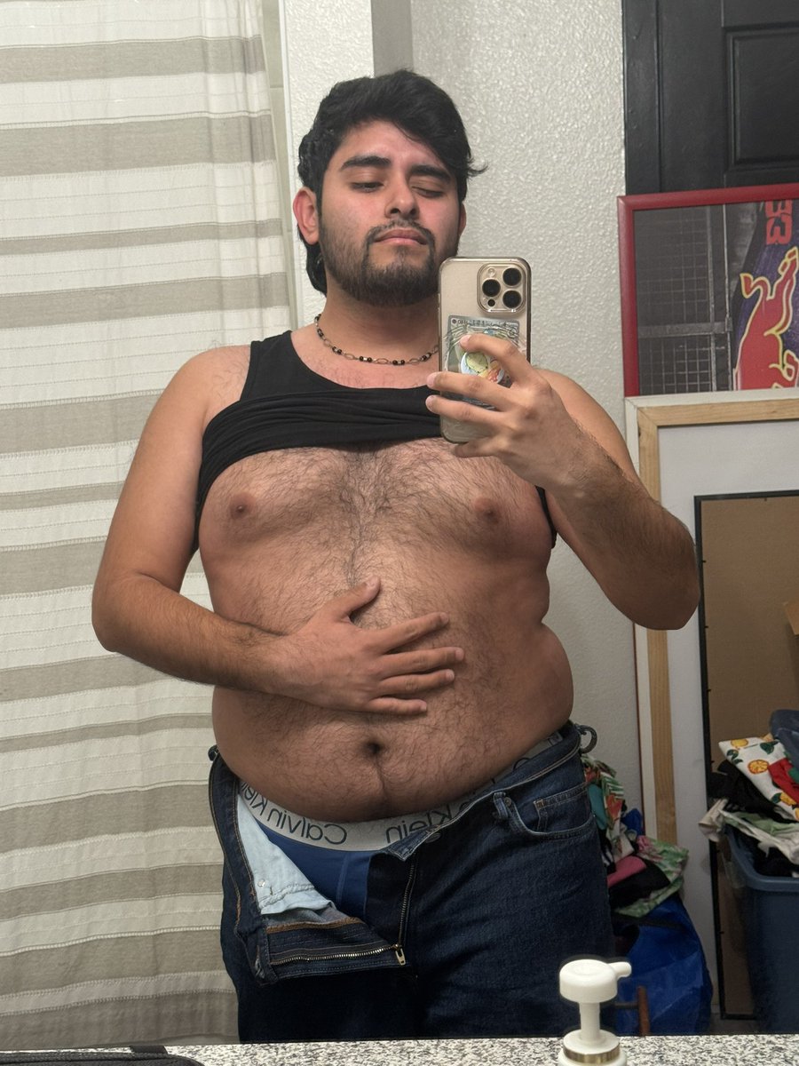 TheCorrinBrulee's tweet image. First belly pics of the new year anyone? 🥳