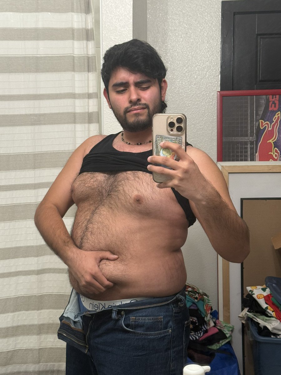 TheCorrinBrulee's tweet image. First belly pics of the new year anyone? 🥳