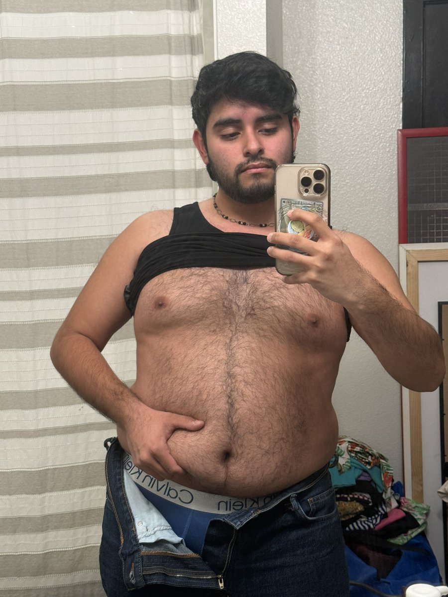 TheCorrinBrulee's tweet image. First belly pics of the new year anyone? 🥳