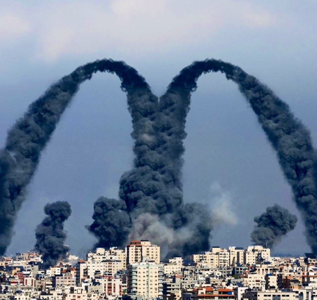 McDonald’s Türkiye’de bedava kahve kampanyası başlatmış.

Ben ne demiştim? ‘Bedava verseler almayın!’

Şimdi çıtayı yükseltiyorum: Üstüne para verseler yine almayın!