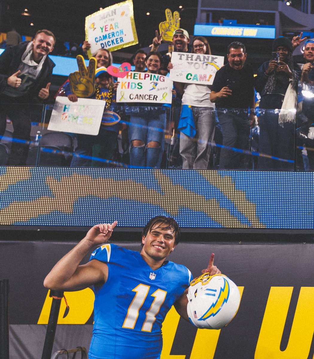 chargers's tweet image. last day to vote !!! u know what to do

rt to vote #WPMOYChallenge + @camerondicker