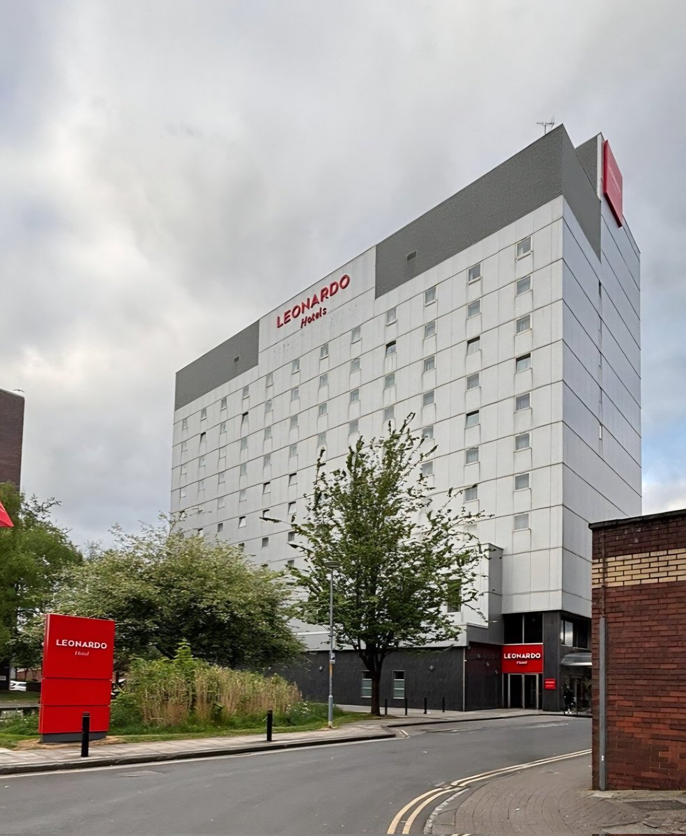 A big thank you to the #Leanardohotelmiddlesbrough for helping us out with a last minute meeting venue today for #client related work and #development.  Great venue, ideally located in town centre  with good I.T facilities, great food and very efficient &amp; professional staff. 👏👏