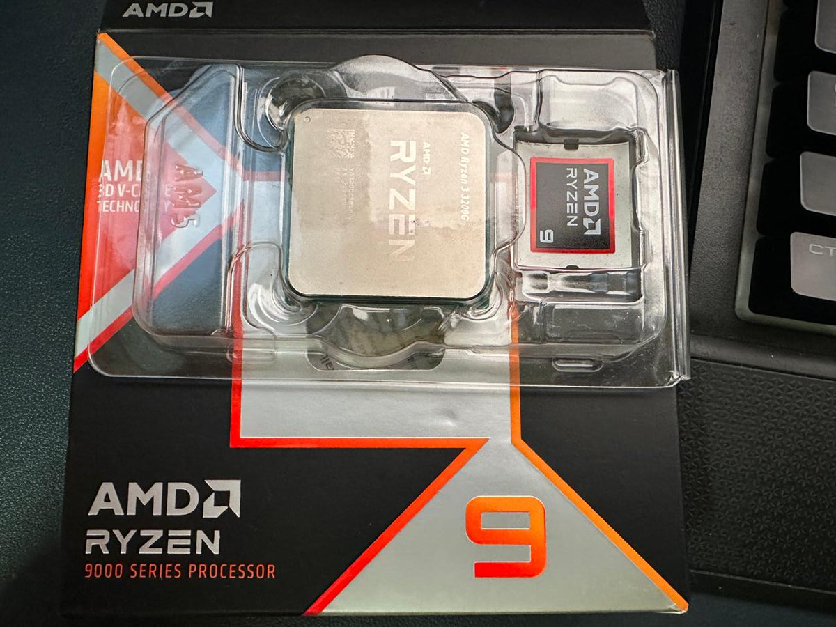 ankitnavgwal's tweet photo. Hey @amazonIN, this is unacceptable. I paid ₹67,440 for a Ryzen 9 9950X3D from seller Clicktech Retail, and instead received a FAKE Ryzen 3 3200G. This is a serious lapse and borderline fraud. I trusted this seller based on past high-value purchases, and this is what I get. No wonder customers warn against buying expensive PC components here. Luckily I have recorded an unboxing video as proof. Already reported, hoping for the positive 🤞#amazon #amd #cpu #SCAM