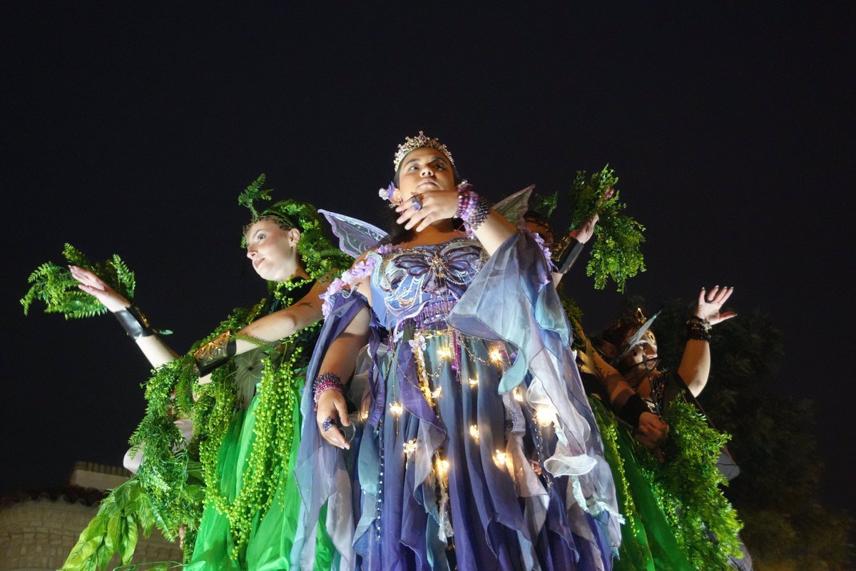 👑✨ La Cavalcada de Reis ha omplit Quart de Poblet un any més de màgia, color i il·lusió. Una vesprada per a compartir en família, gaudir de l'ambient als carrers i acompanyar a Ses Majestats en el seu recorregut pel municipi. 🎁 🐫

#QuartdePoblet