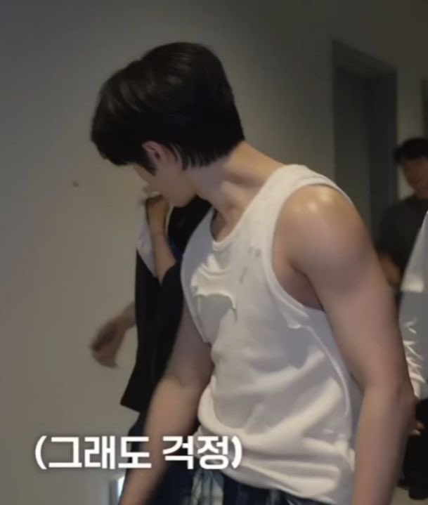 gazwbo's tweet image. the fact that he also had heavy blush on his cheeks