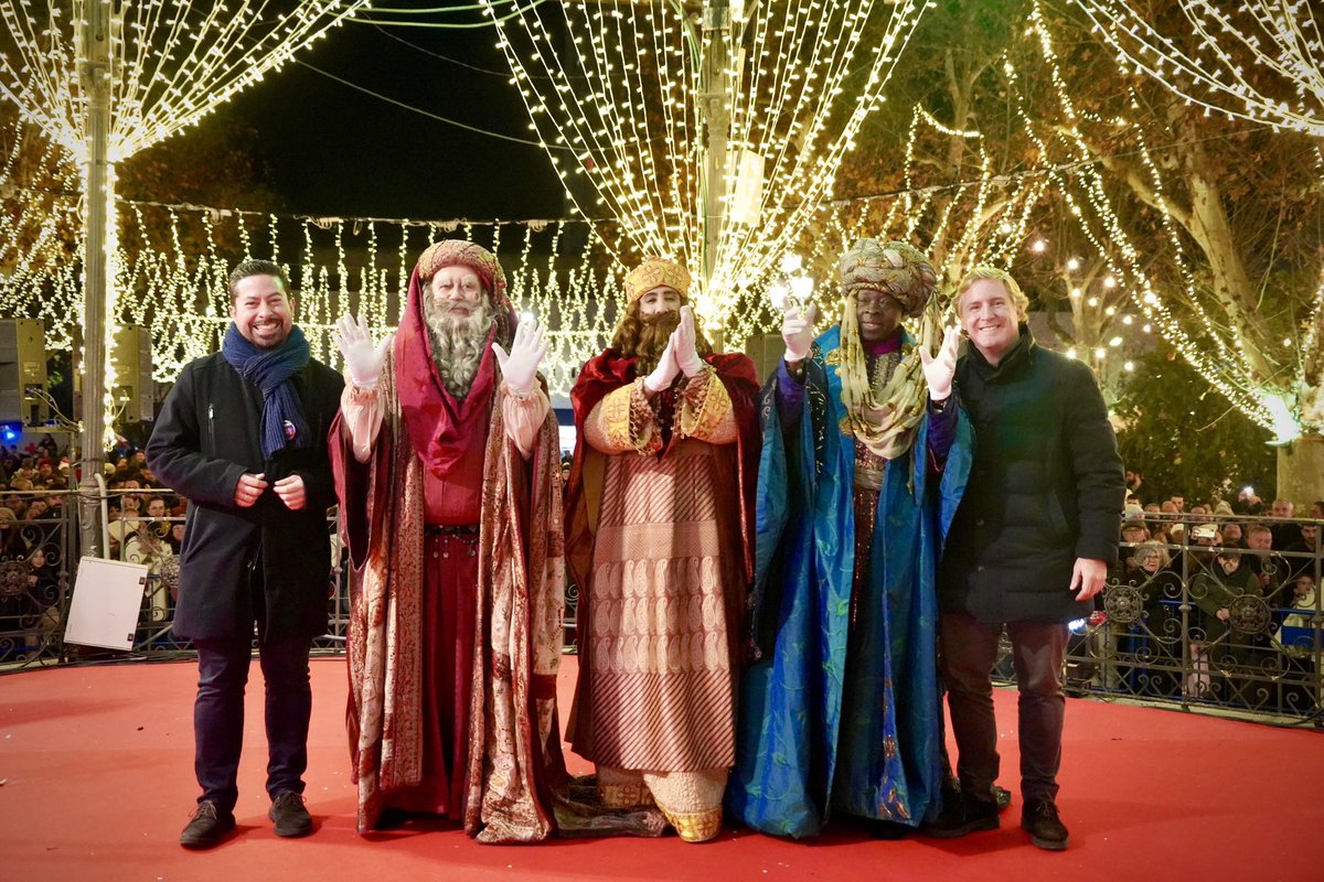 aytodebadajoz's tweet image. ✨ Sus Majestades los #ReyesMagos ya están preparados para una noche mágica en la ciudad tras una multitudinaria #Cabalgata

¡Feliz noche, #Badajoz!