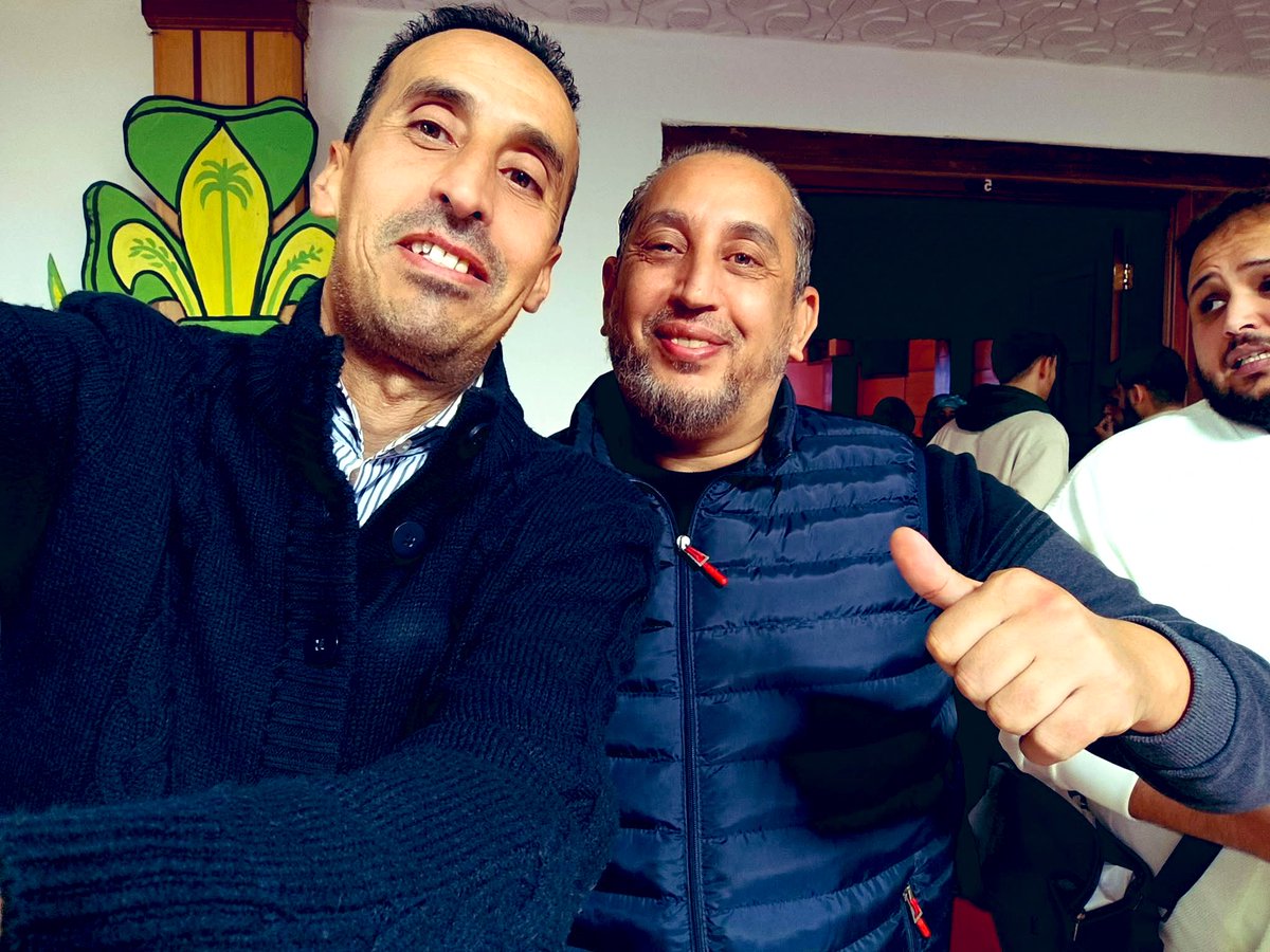 الصداقة الصادقة اصبحت شي نادر