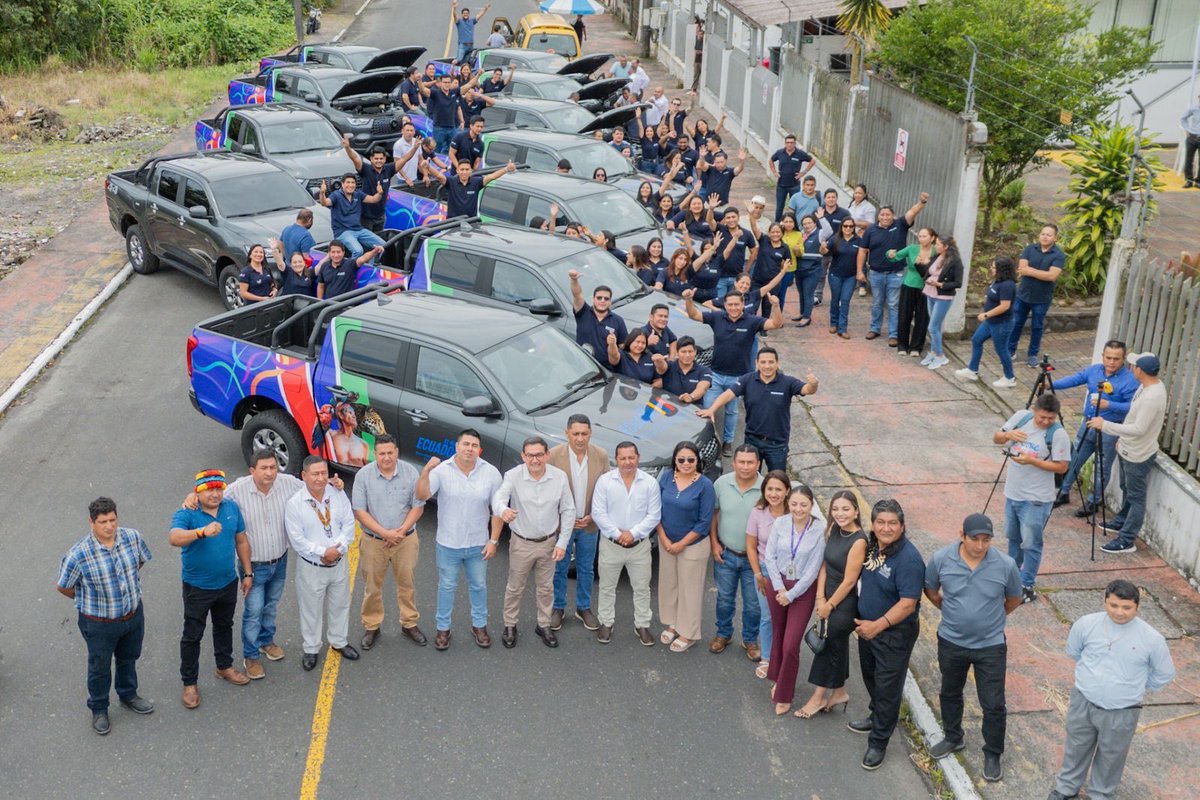 AmazoniaEc's tweet image. Nuevo equipamiento institucional, un hecho histórico para la Secretaría.

✅ 6 escáneres
✅ 10 impresoras
✅ Equipos de comunicación
✅ Mobiliario de oficina
✅ 26 laptops
✅ Suministros de oficina
✅ 11 camionetas

Un propósito amazónico nos une 🍃 

#LaNuevaAmazonía 🌿