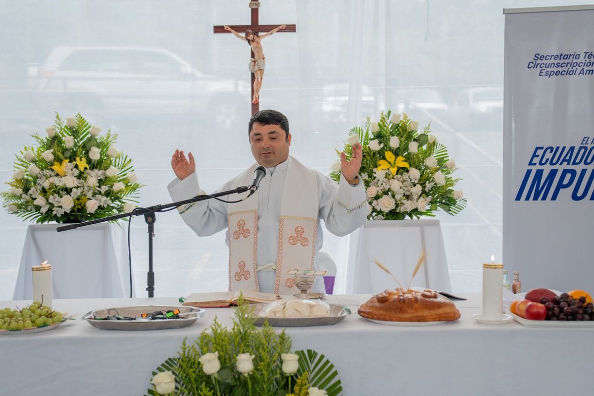 AmazoniaEc's tweet image. Nuevo equipamiento institucional, un hecho histórico para la Secretaría.

✅ 6 escáneres
✅ 10 impresoras
✅ Equipos de comunicación
✅ Mobiliario de oficina
✅ 26 laptops
✅ Suministros de oficina
✅ 11 camionetas

Un propósito amazónico nos une 🍃 

#LaNuevaAmazonía 🌿