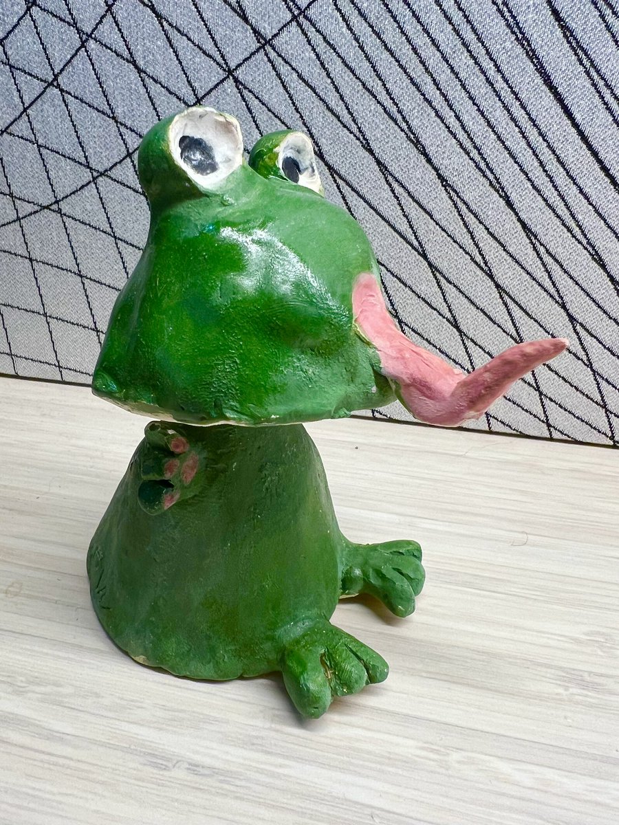 robwood93053970's tweet image. #x1 #pepe might wanna hold onto #x1 #pepe for a while !