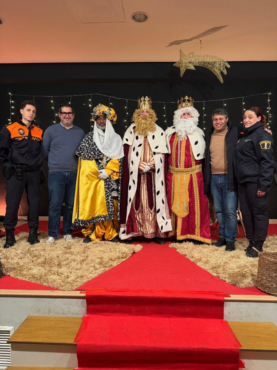 Los #ReyesMagos han llegado a #Olocau.

Esta tarde hemos disfrutado de la tradicional Cabalgata y de la entrega de regalos a los niños/as.

Muchísimas gracias a Melchor, Gaspar y Baltasar por traernos, una vez más, toda la alegría y la ilusión antes de la noche más bonita del año