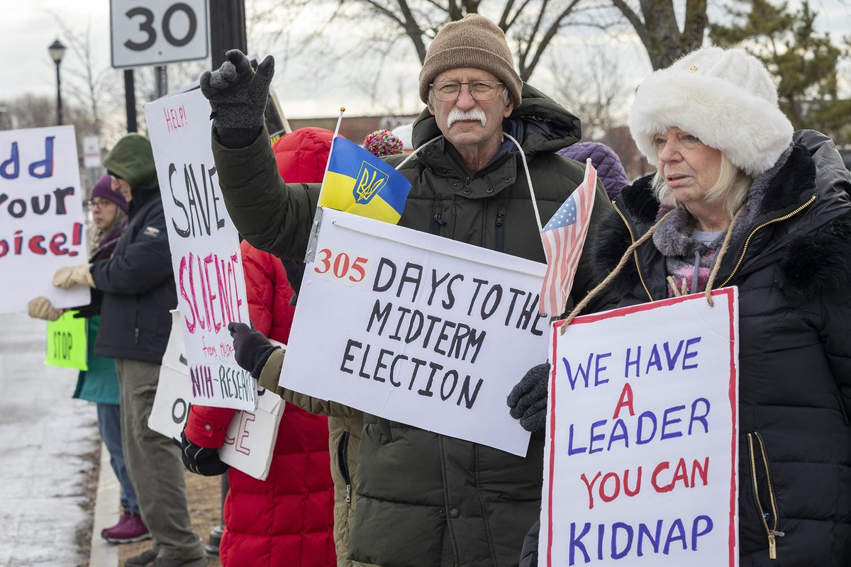 mlhumphries's tweet image. Jan. 3, 2026.  Salem, MA Stand Out. More photos at tinyurl.com/2rmujf42
Weekly pro democracy rally in downtown Salem on Saturdays from 12-1 in opposition to the Trump administration.
#stopthecoup  #handsoff #nokings #immigrantrights  #indivisible #salemma #prodemocracy