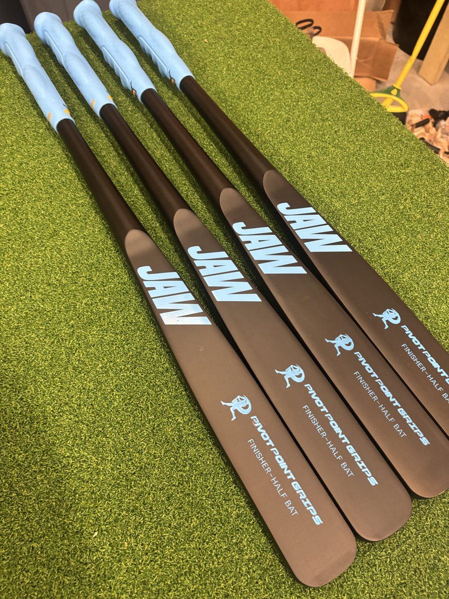 PivotPointGrips tweet media