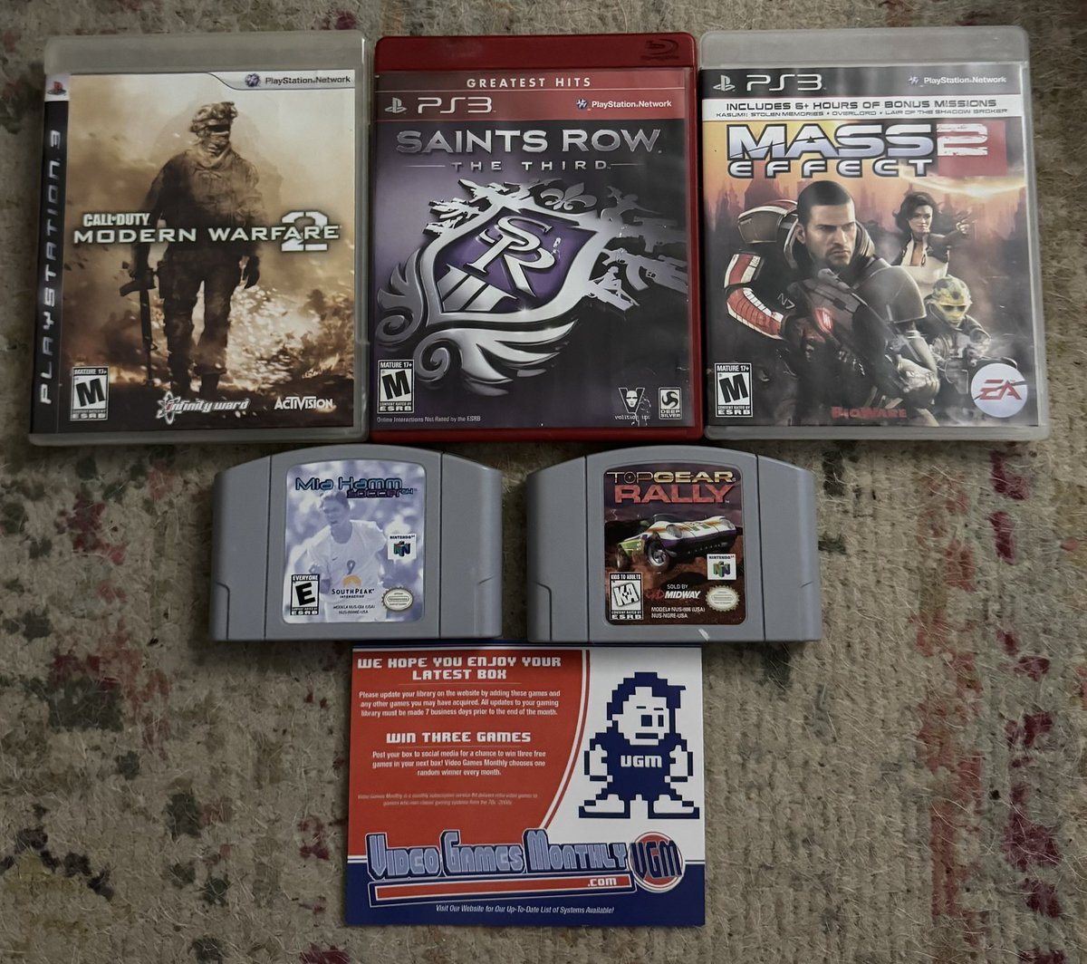 KristopherWare's tweet photo. @vidgamesmonthly delivery today. I didn’t get quite the full monetary value of the subscription this month (off by like $1-$2), but I have received way over in previous months. What I didn’t get in monetary value, I got in fantastic games I have missed over the years. 🔥🔥🙏 https://t.co/UaCN0sXL4T