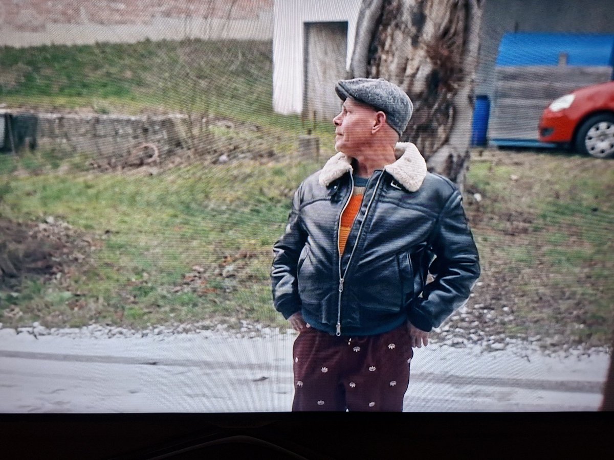 Luuk wil zo lang mogelijk blijven: "Die pyjamabroek gaat de eerste weken niet meer uit!".
#wintervolliefde