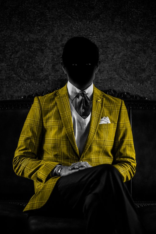 roundraccoon's tweet photo. On that terrible night
I spent my hours speaking with an odd fellow
He bragged of royal blood
And was dressed in https://t.co/fD7UV0n4QO
