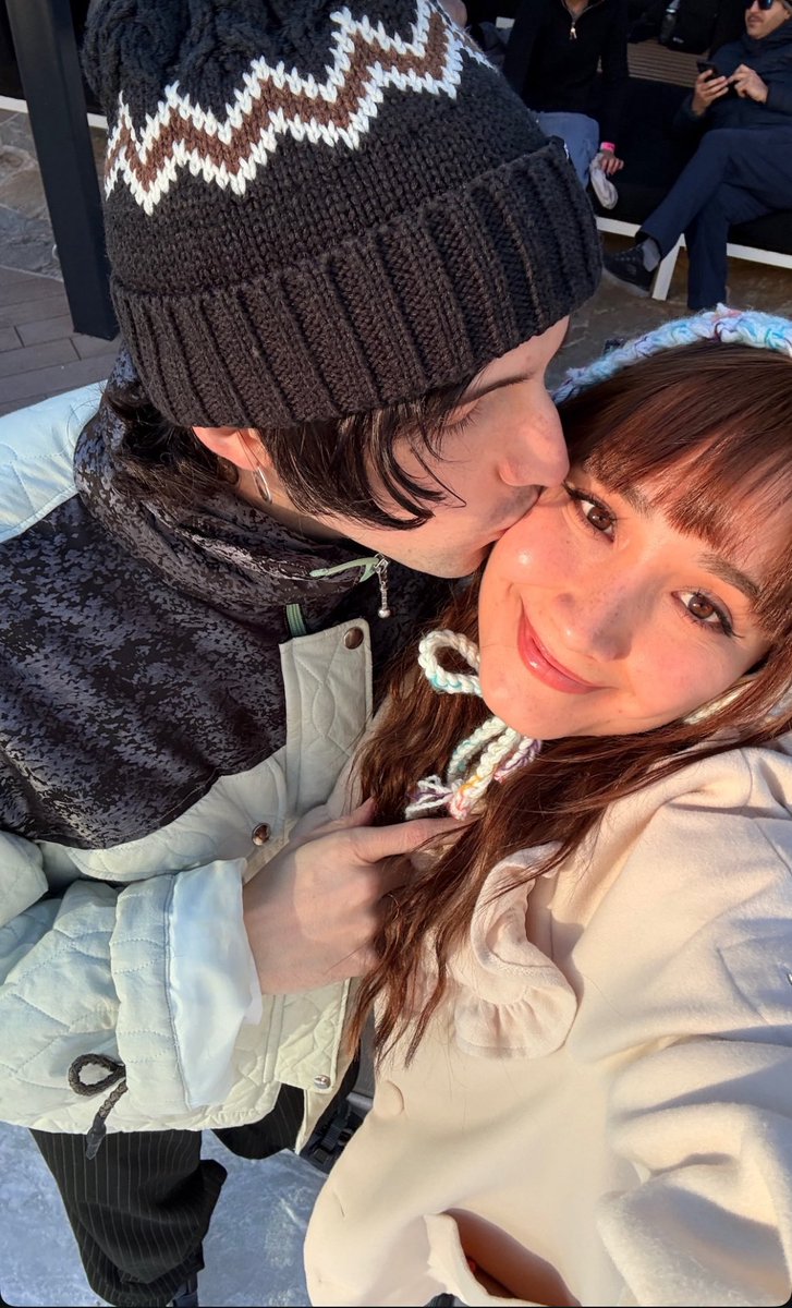 oooh look at me i’m porter robinson i have a successful music career and my wife and I are both beautiful Man fuck you