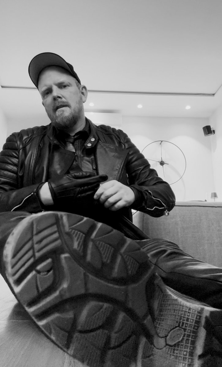 Leather Chris | German Cash God 💸 tweet media