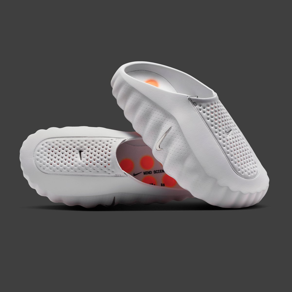 houseofheat's tweet image. Nike debuts its neuroscience-based footwear on January 8 — built to help you feel calm, focused, and present 🧠

Learn more: hoh.news/hpBQDRH9