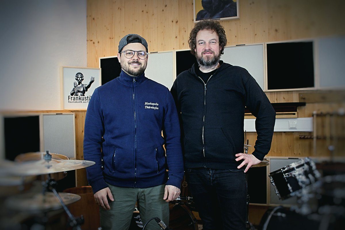 🥁🔥 Zwei neue Snare-Solos bei PS Custom Drums aufgenommen!

🎥 Die Videos kommen in den nächsten Tagen – reinschauen lohnt sich!
#PSCustomDrums #SnareSolo #CustomDrums #DrummingCommuni #HelmarWeiß #Rudiments