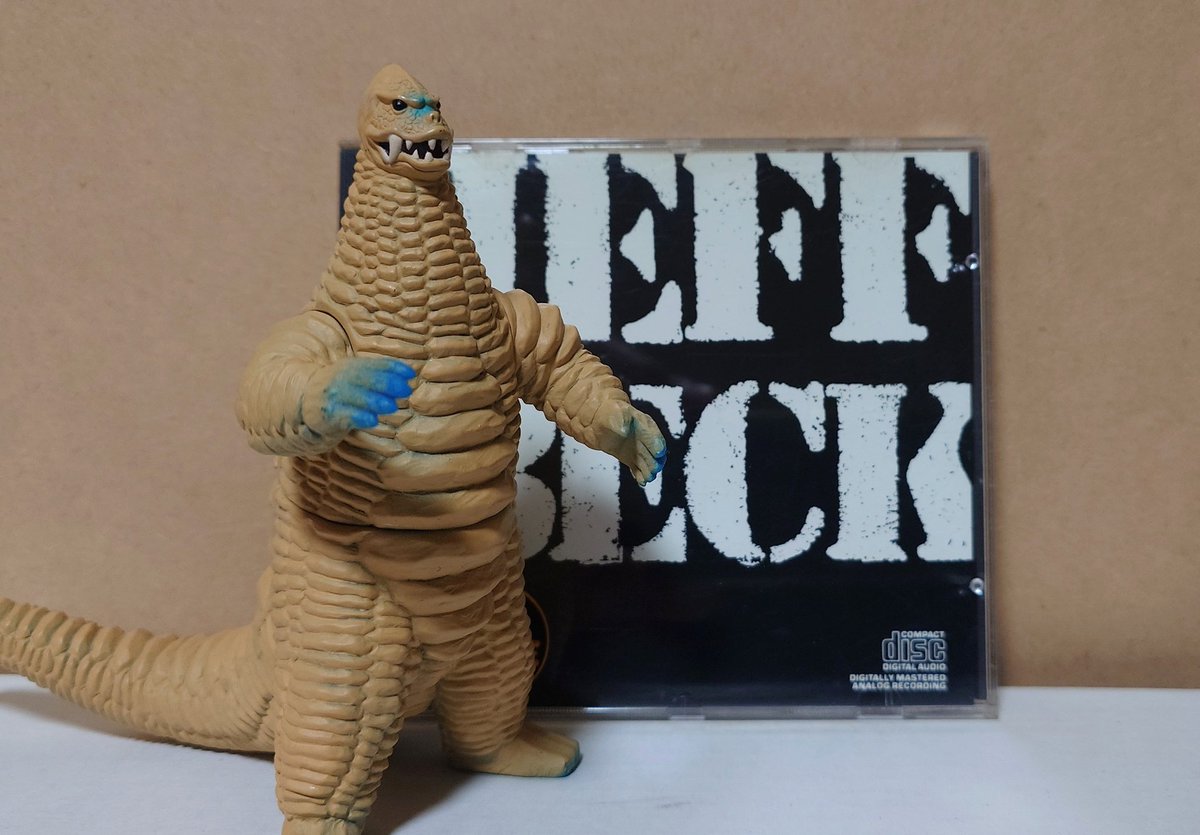 さぁ～今日も頑張っちゃうぞ！な朝のスマイルチャージBGM🎵🎸

Jeff Beck  🎵Space Boogie

youtu.be/ZZ_8YHFKRpM?si…より🎵

#JeffBeck