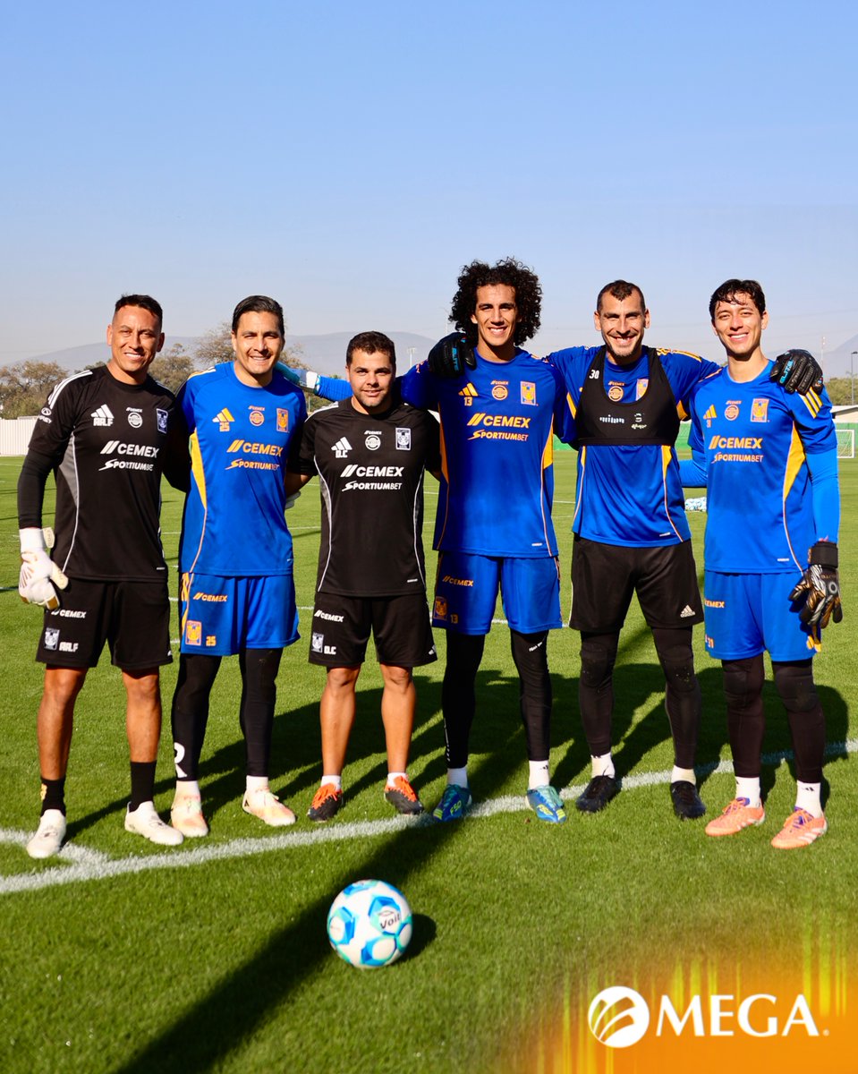 TigresOficial's tweet photo. 🧤🥅 ¡Vamos la banda del arco, vamos 𝑳𝒂 𝑼!

@Megacable https://t.co/aaZk9hPjyT