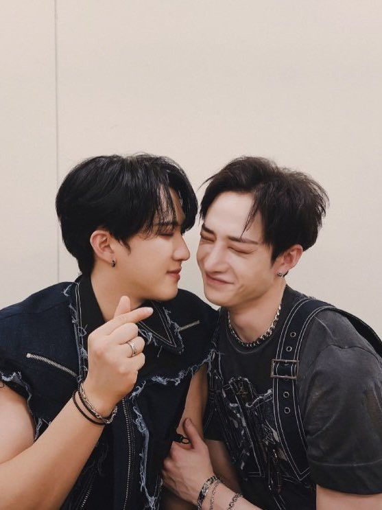 8secondsofchan's tweet image. 🐶 Puppy Love 🐶

☆ bnchn 🐺🐷🐰
☆ 3k
☆ fluff, fluff &amp;amp; more fluff
☆ link below
