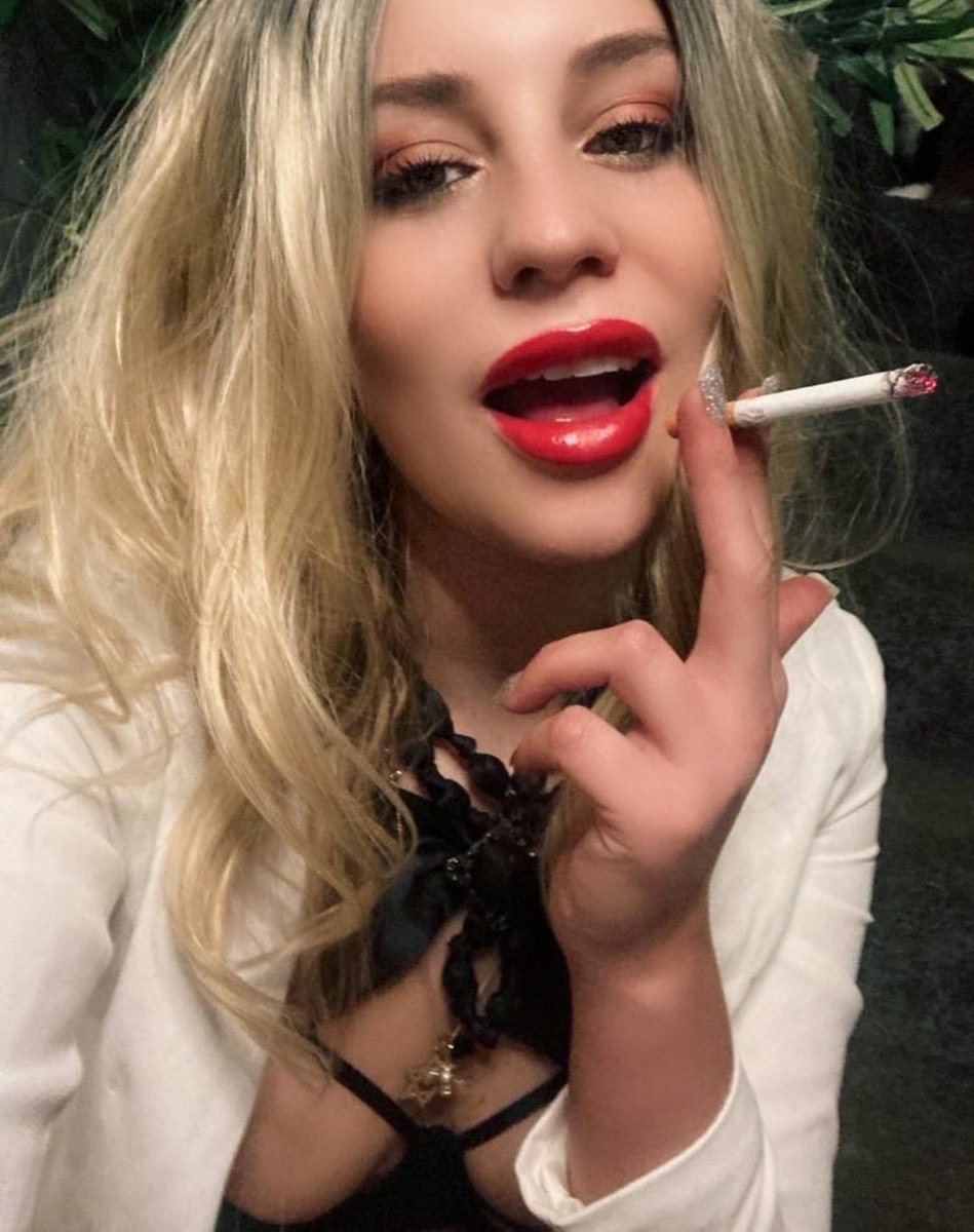 EmmaWillDrain tweet picture