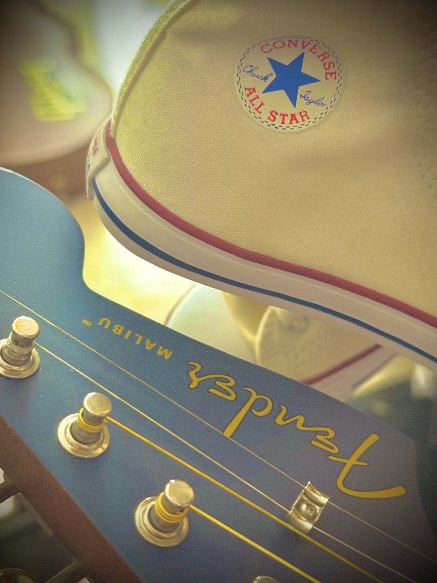 Ce soir ça joue Nothing Else Matters en mode country blues… 🤔

Parfois la guitare va où elle veut🤘