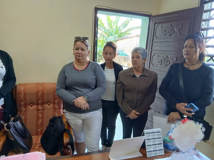 🗣️ Los trabajadores de la Dirección Municipal de Cultura de #Matanzas repudiamos enérgicamente lo ocurrido en la hermana nación de Venezuela.

¡Nuestra solidaridad con el pueblo y gobierno bolivariano! ✊

#MatancerosEnVictoria #CubaConVenezuela #Solidaridad