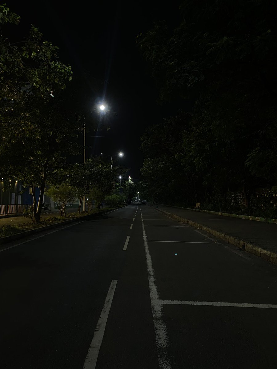 SakshiHardwani's tweet image. Some nights need fresh air more than answers. Midnight walks&amp;gt;&amp;gt;

#MidnightWalk #QuietHours #LateNightThoughts 🥀✨