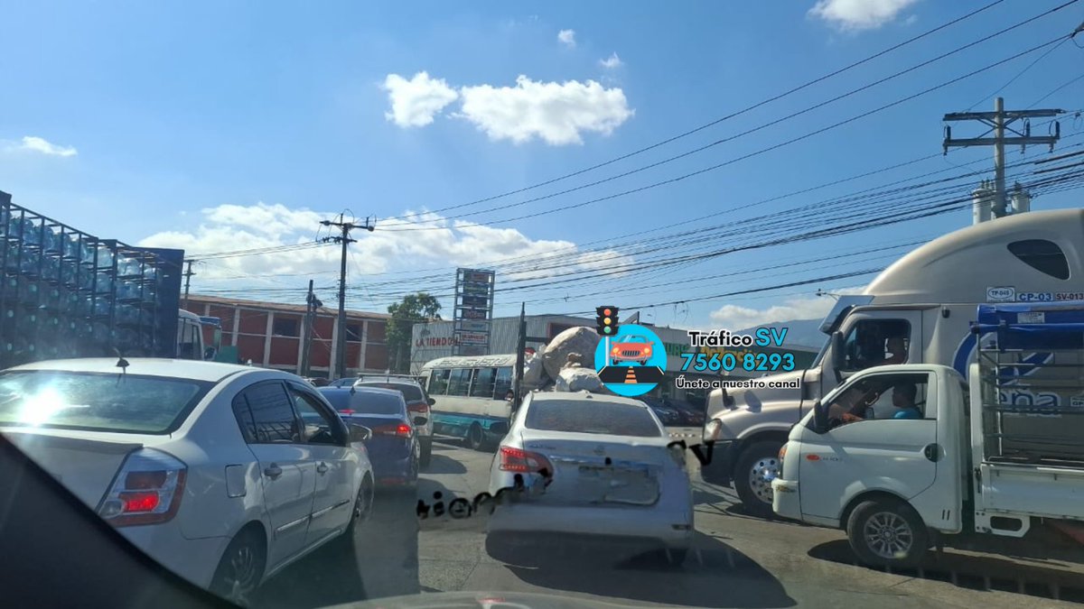 donmartuit's tweet image. Reportan tráfico pesado en la zona del redondel La Isla.

#TraficoSV