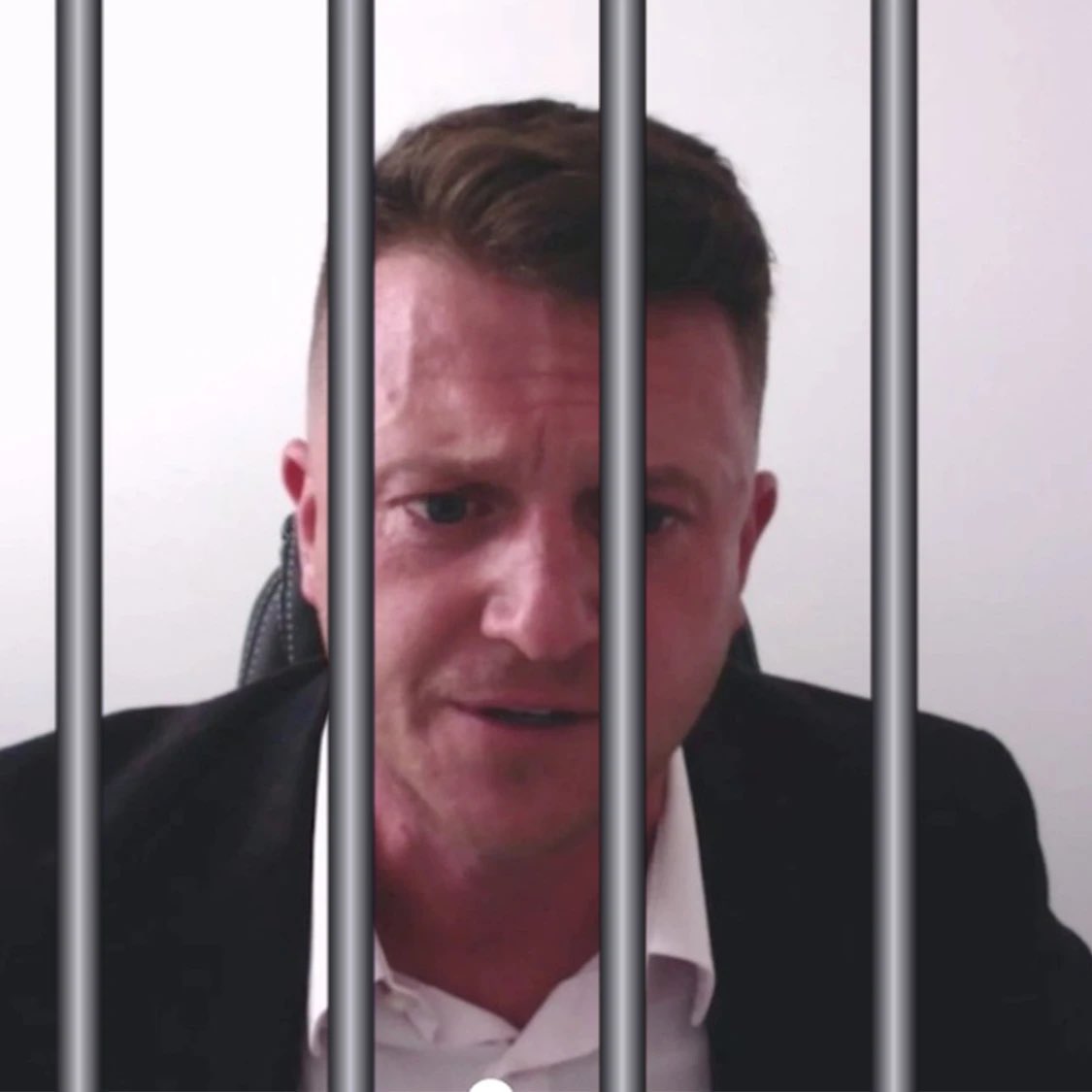 BrexitBuster's tweet photo. @LouiseRawAuthor Bankrupt serial criminal cokehead sewer scum. Criminal record longer than an Andrex bog roll. A parasite not a patriot. Only a matter of time before he reoffends and ends up crying in the slammer yet again.
#TinyTears https://t.co/1dz5er3HlC