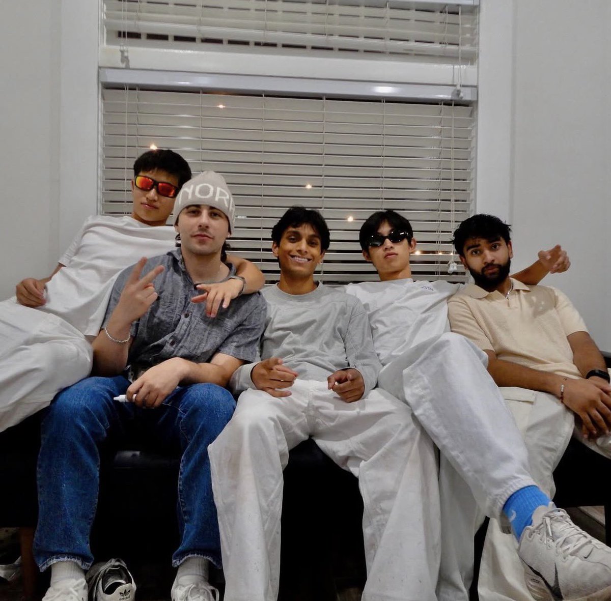 Eason Tang tweet media