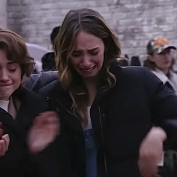 mayapedia_'s tweet photo. oh my lord maya… she was CRYINGGG 😭😭😭 https://t.co/d4XTU7Ffrl